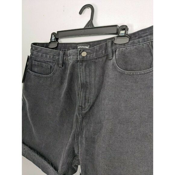 Pretty little thing black denim shorts jean short size 12 US uk 16 NWT - Picture 3 of 8